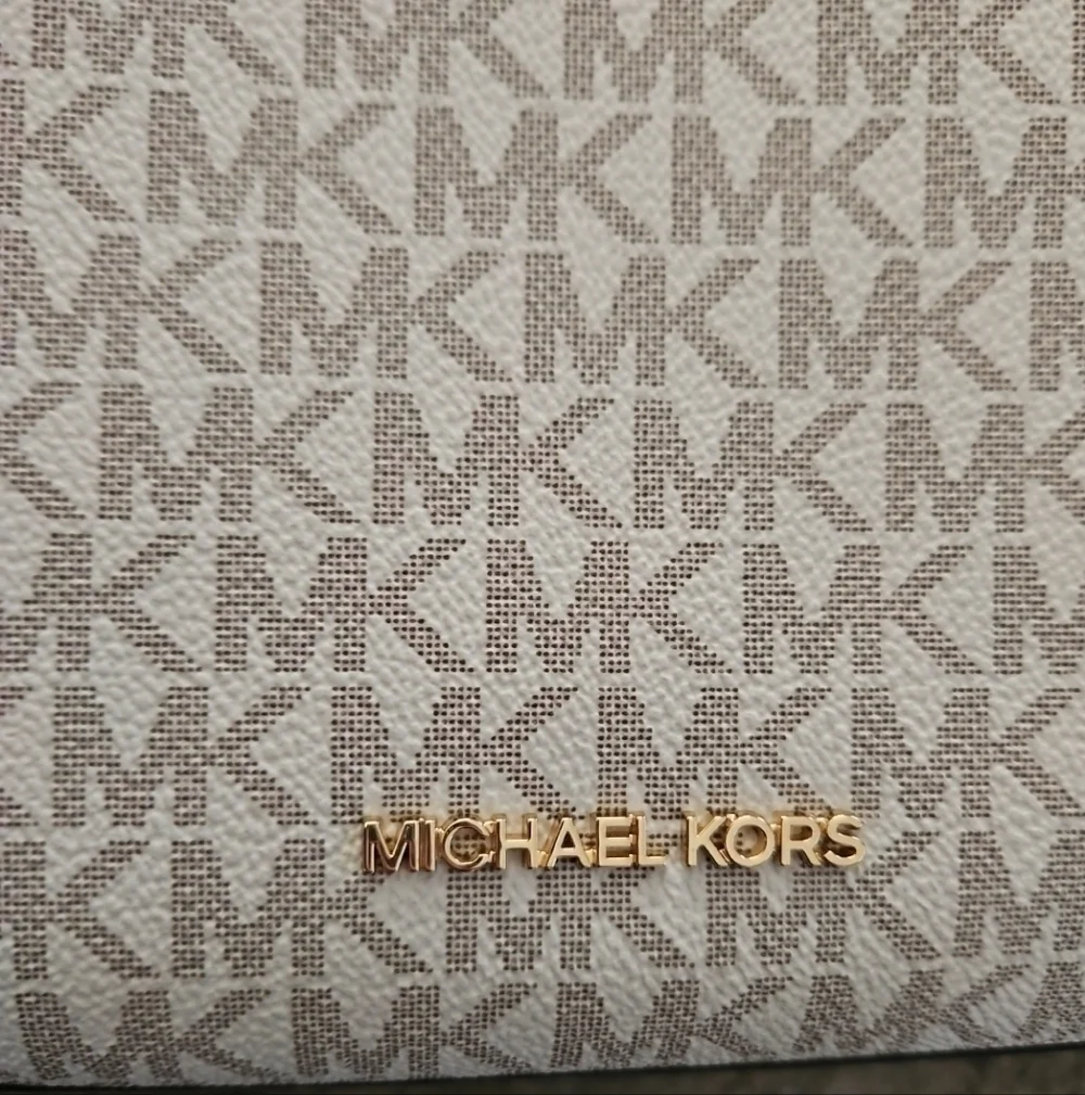 Michael Kors Cecily Medium Signature Logo Shoulder Bag In Vanilla